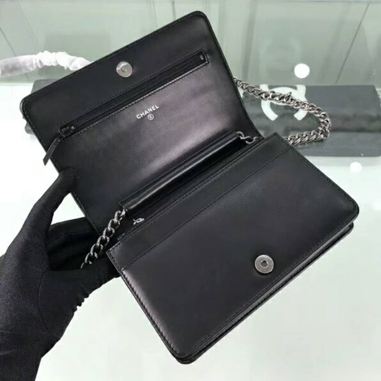 2019 Chanel boy chanel wallet on chain