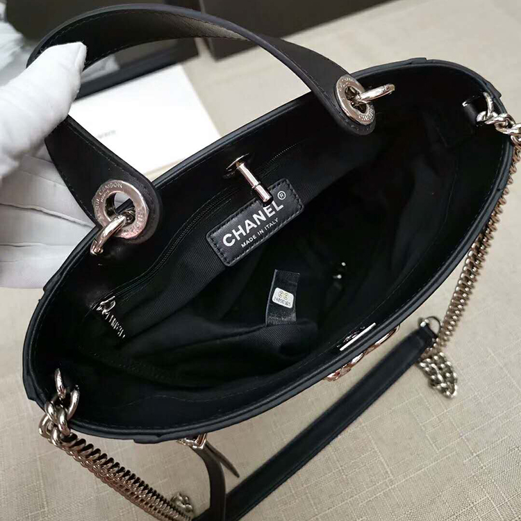 2019 Chanel bucket bag