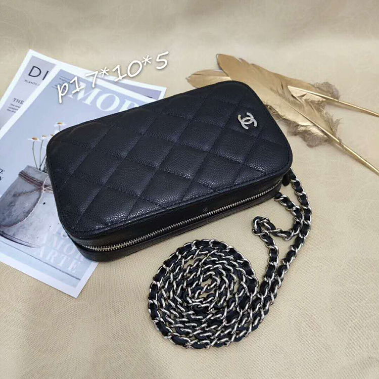 2019 Chanel classic clutch with chain