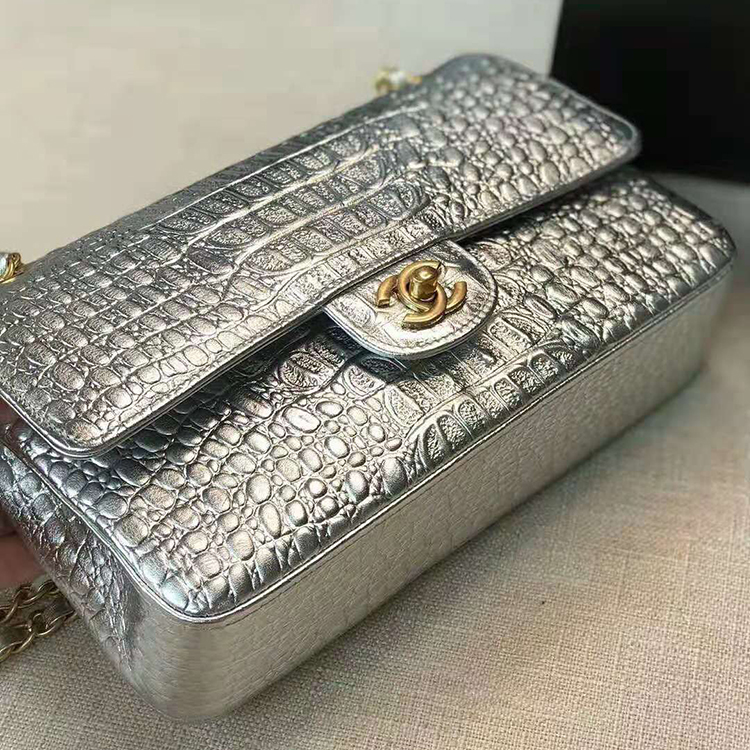 2019 Chanel classic handbag