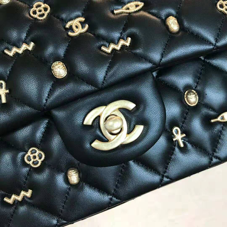 2019 Chanel classic handbag