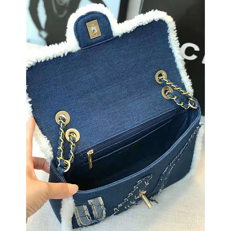 2019 Chanel classic handbag