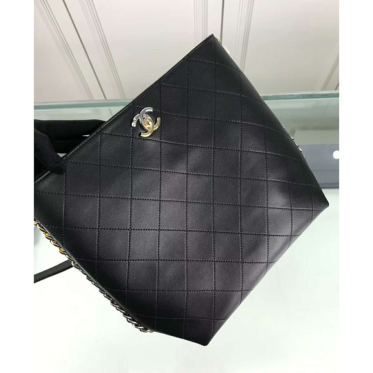 2019 Chanel hobo handbag