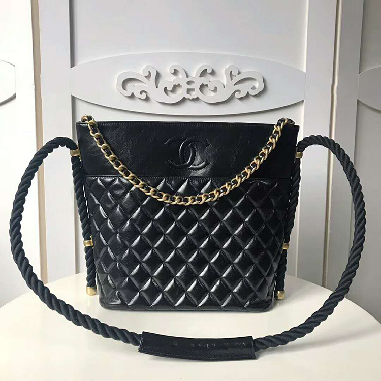 2019 Chanel hobo handbag