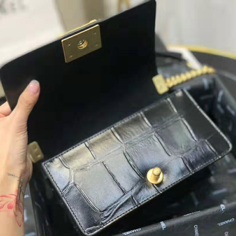 2019 Chanel small boy chanel handbag