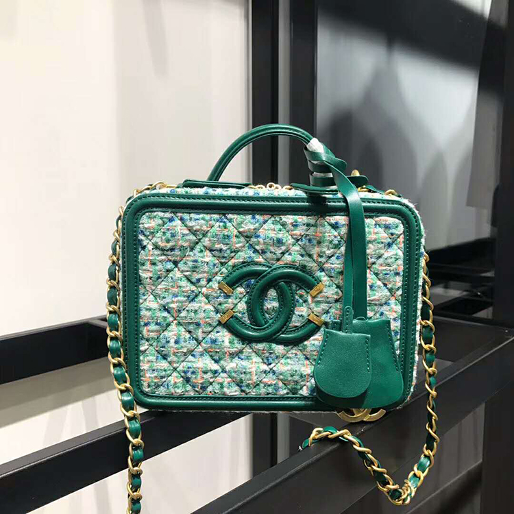 2019 Chanel small vanity case