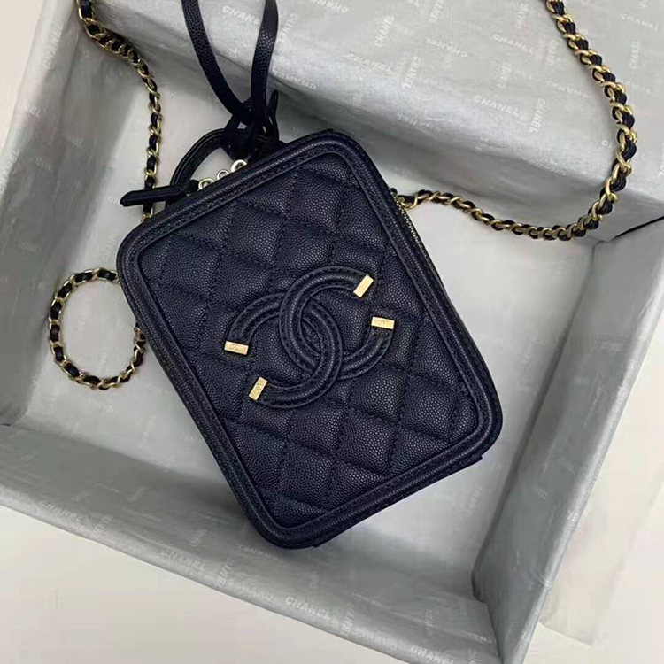 2019 Chanel vanity case