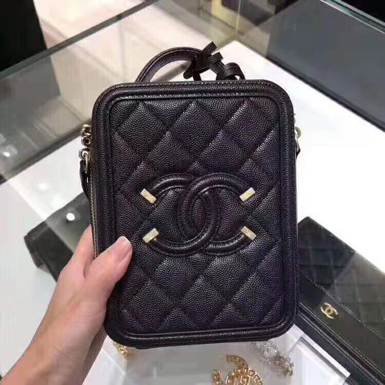 2019 Chanel vanity case