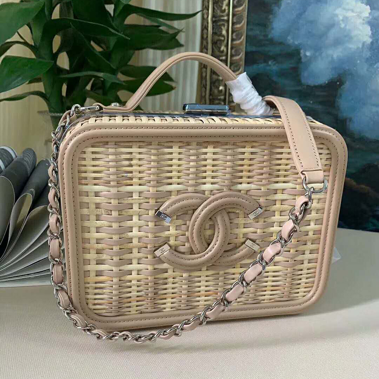 2019 Chanel vanity case