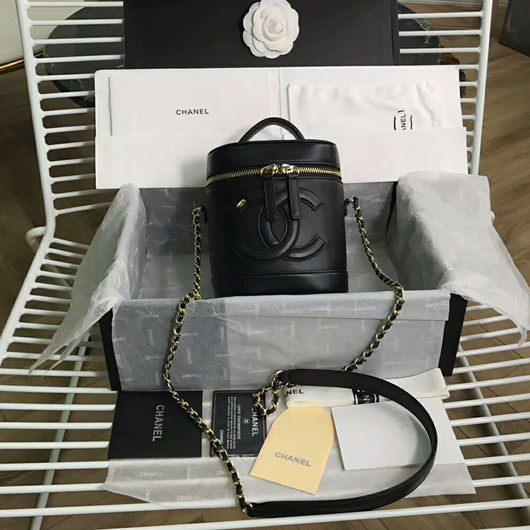 2019 Chanel vanity case