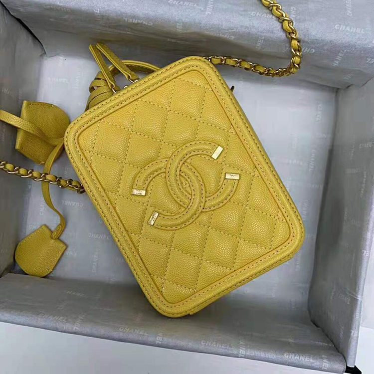 2019 Chanel vanity case