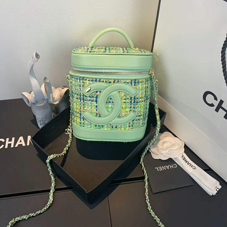 2019 Chanel vanity case