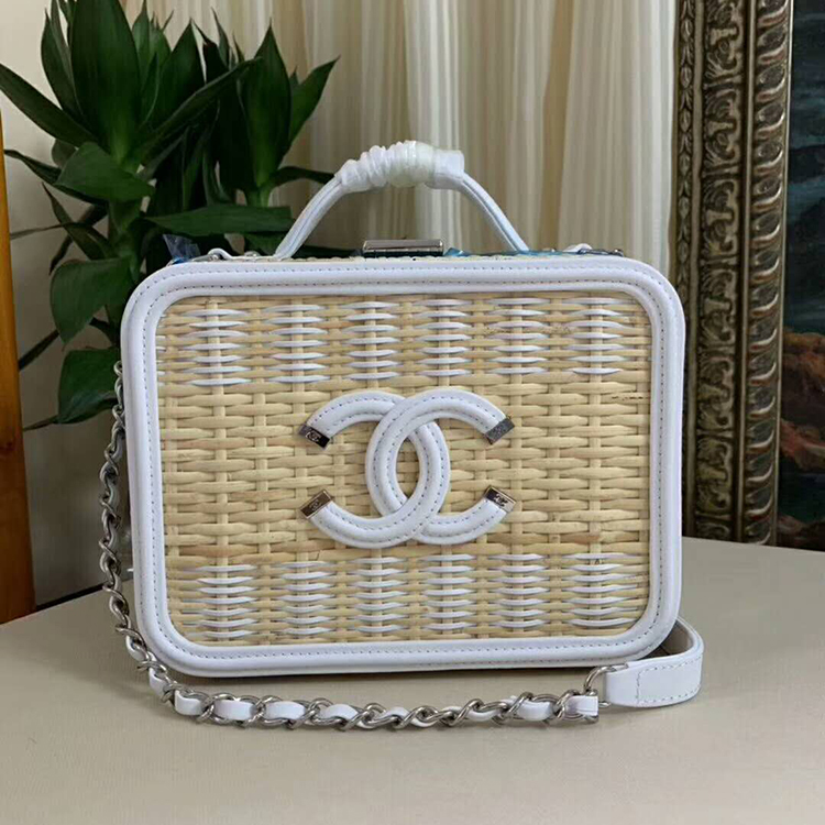 2019 Chanel vanity case