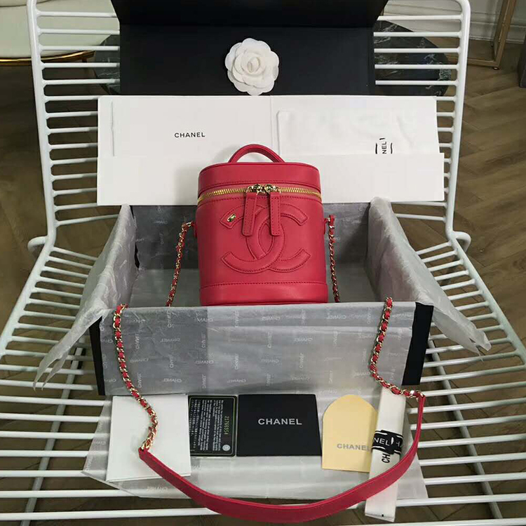 2019 Chanel vanity case