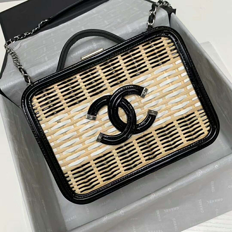 2019 Chanel vanity case