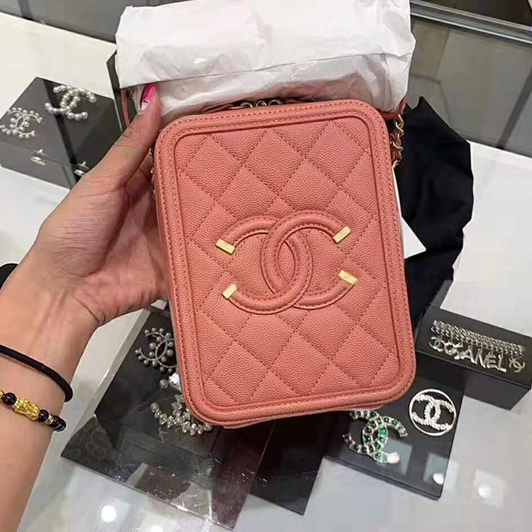 2019 Chanel vanity case