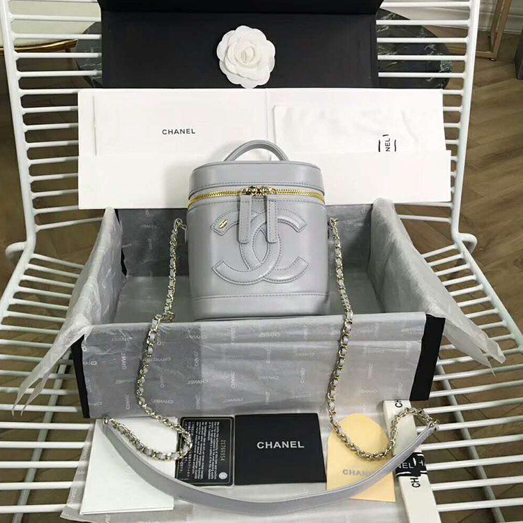 2019 Chanel vanity case