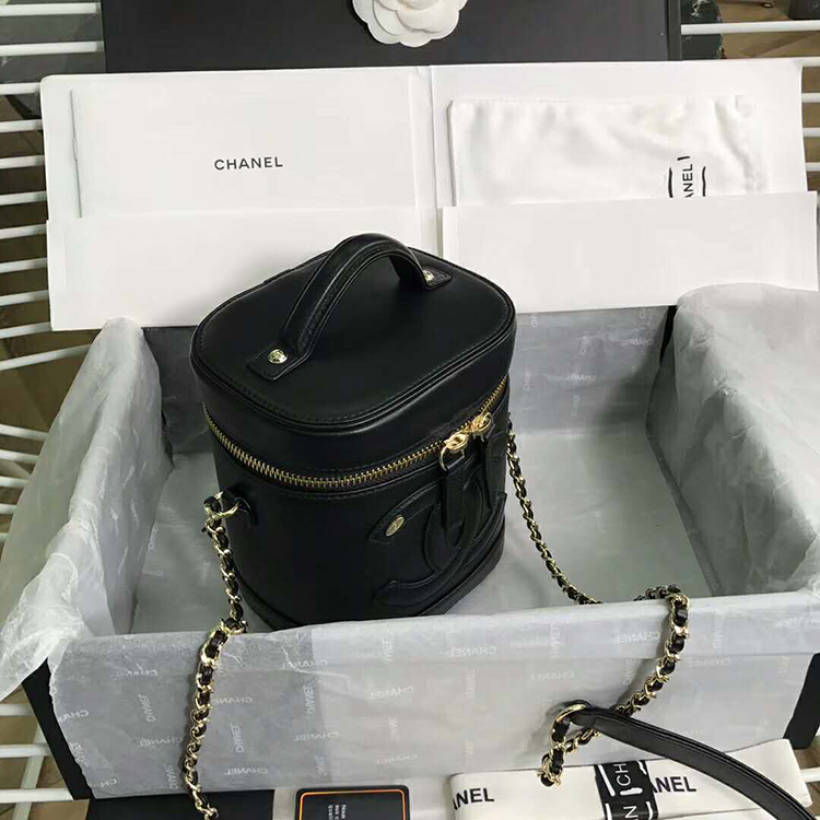 2019 Chanel vanity case