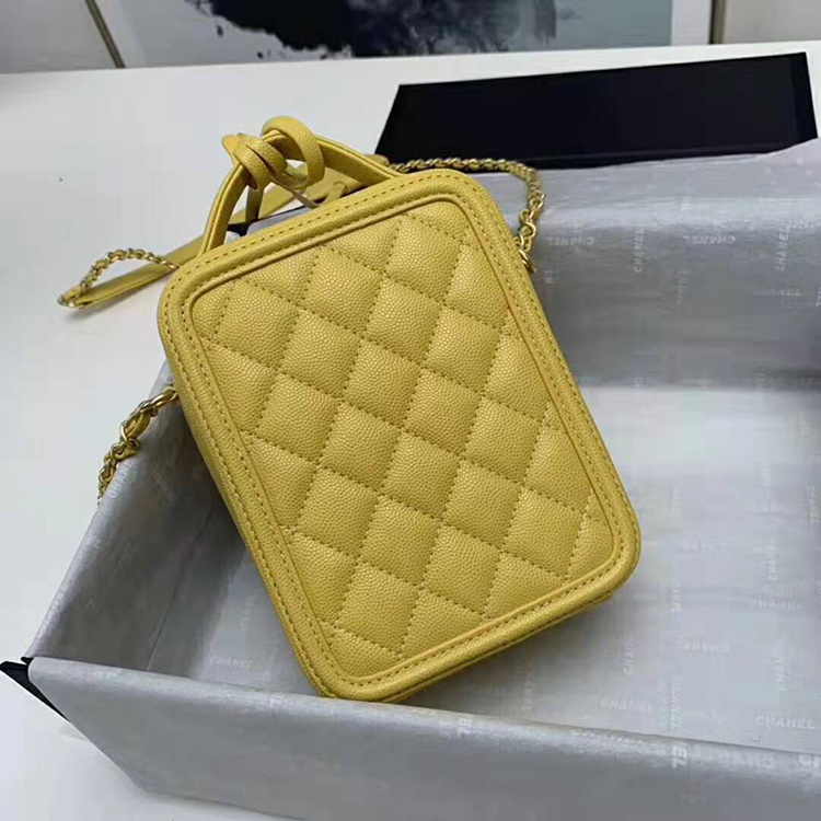 2019 Chanel vanity case