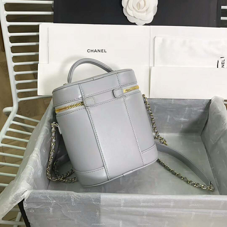 2019 Chanel vanity case