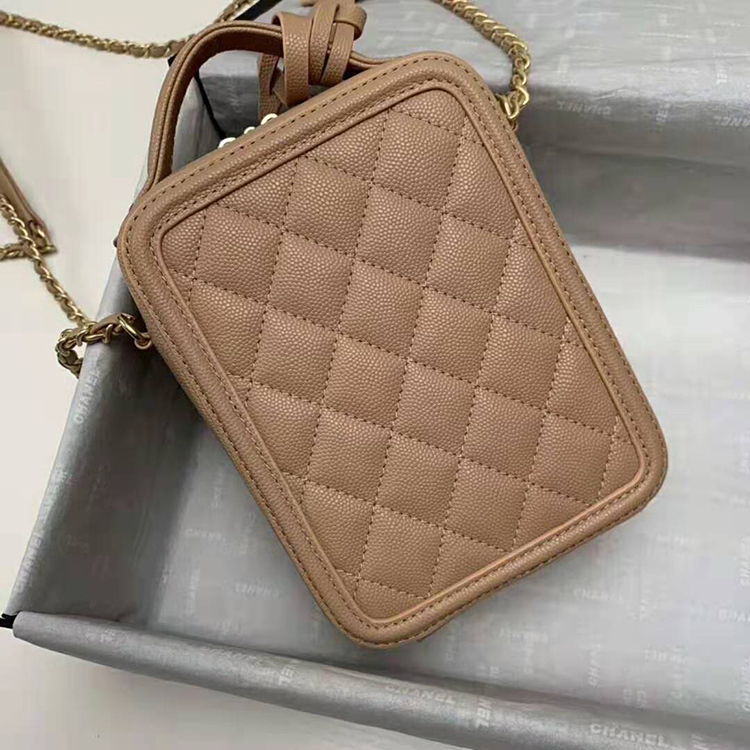 2019 Chanel vanity case