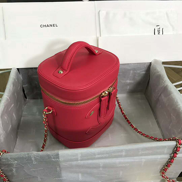 2019 Chanel vanity case