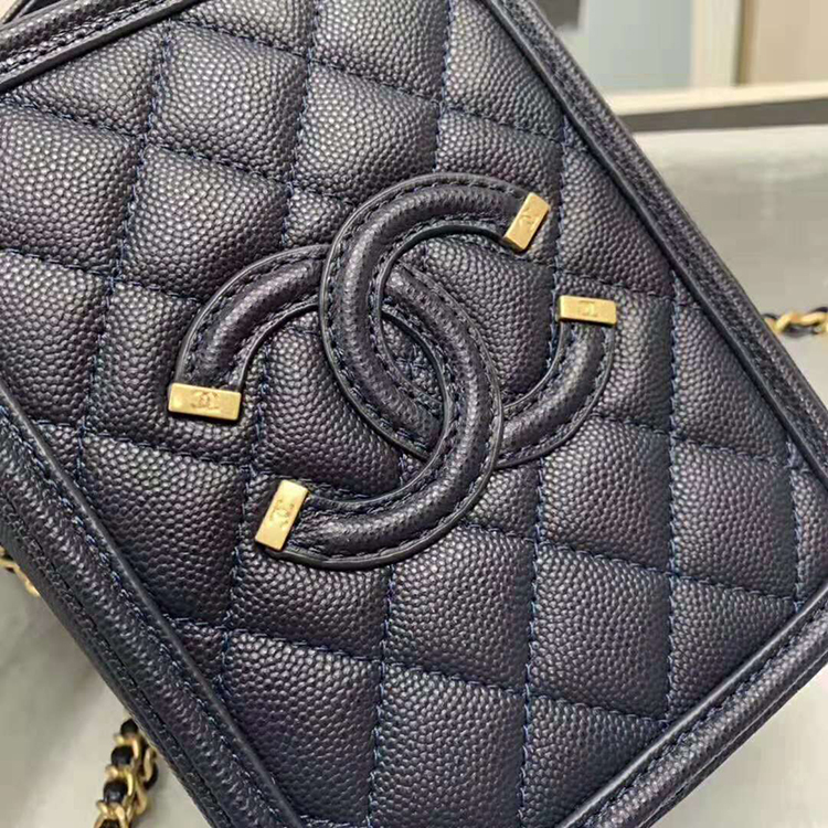 2019 Chanel vanity case