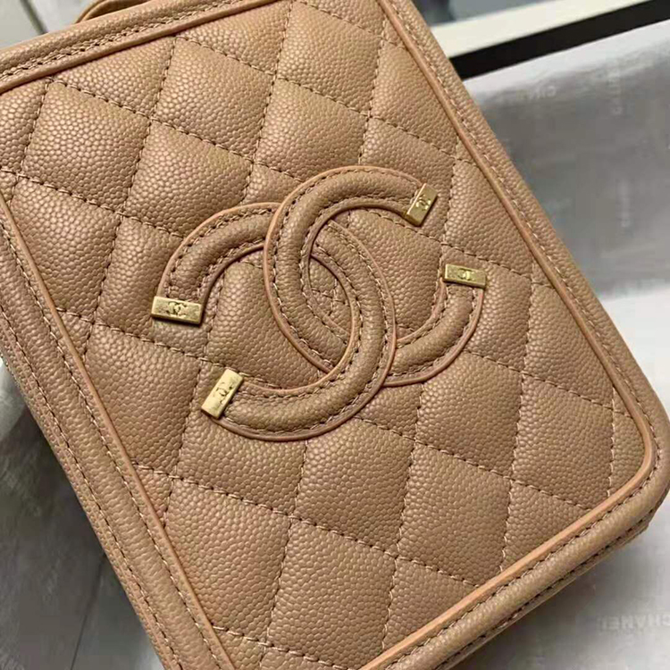 2019 Chanel vanity case