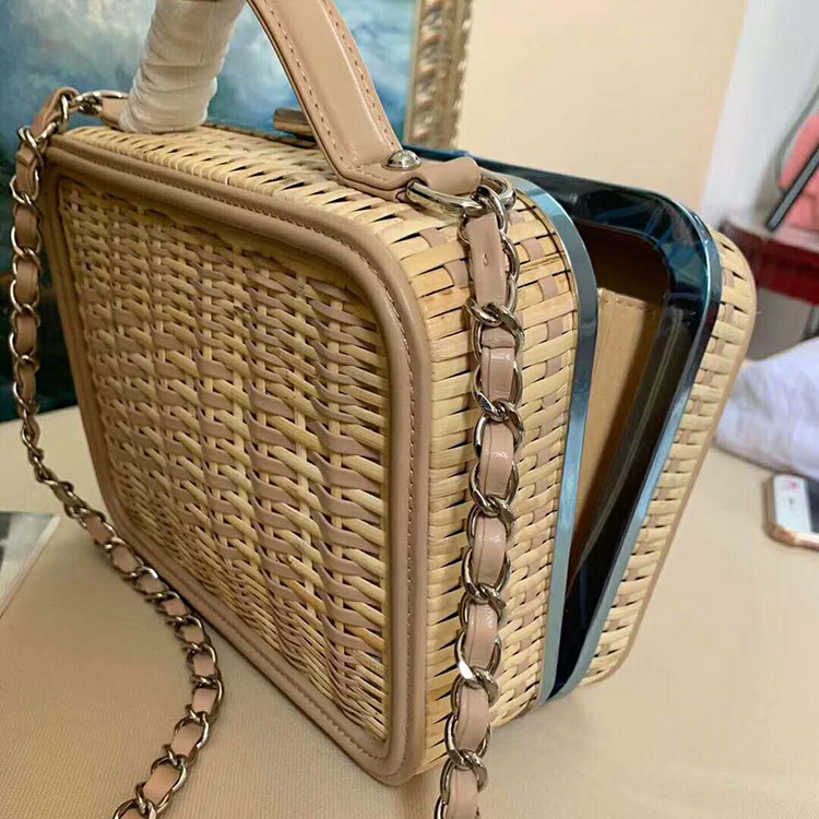 2019 Chanel vanity case