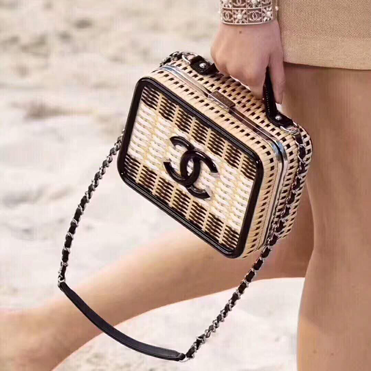 2019 Chanel vanity case