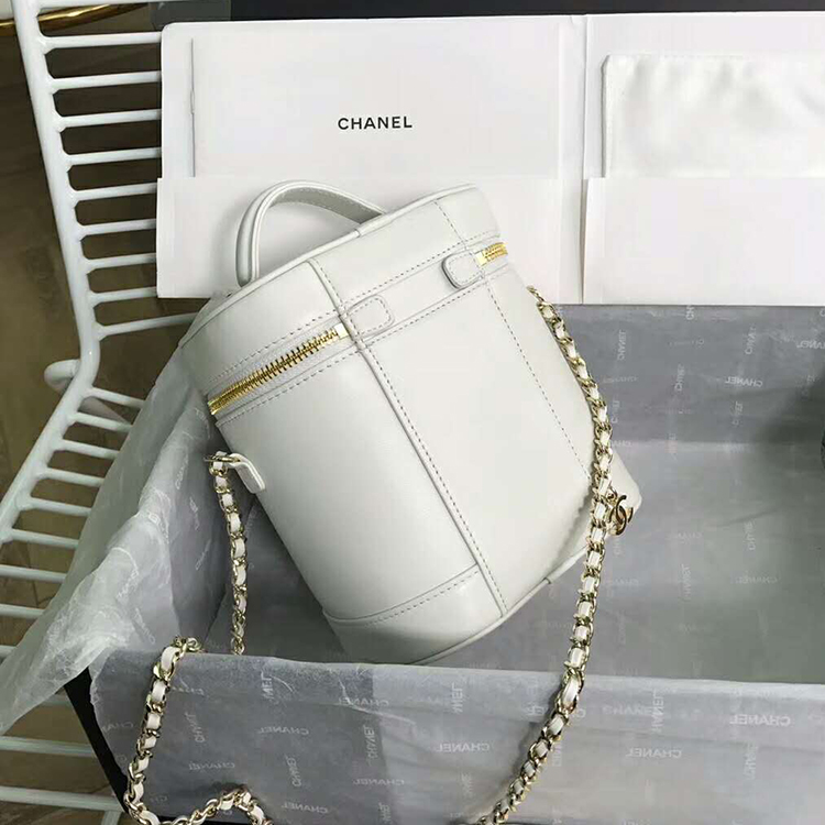 2019 Chanel vanity case