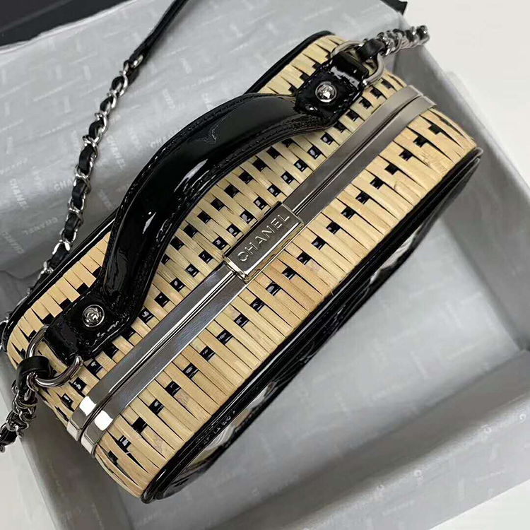 2019 Chanel vanity case