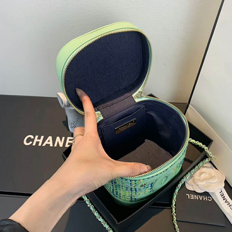 2019 Chanel vanity case