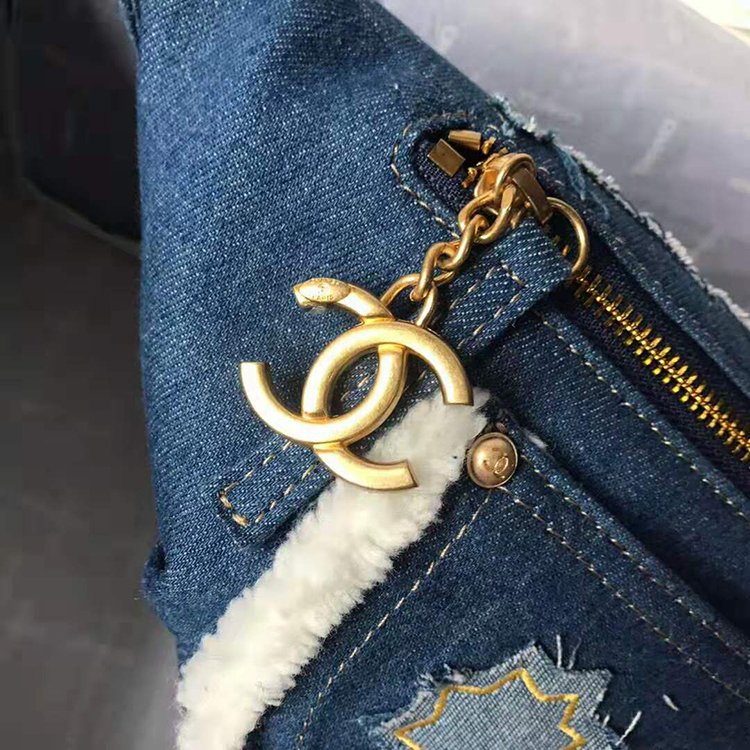 2019 Chanel waist bag