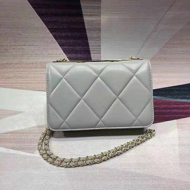 2019 Chanel wallet on chain