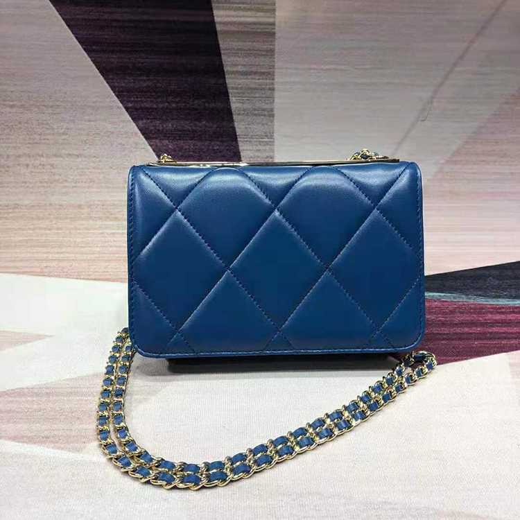 2019 Chanel wallet on chain