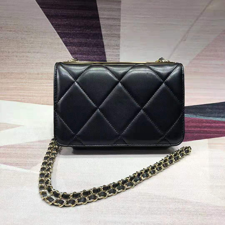 2019 Chanel wallet on chain