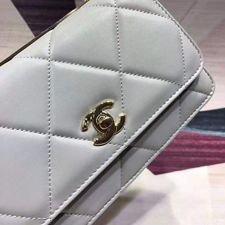 2019 Chanel wallet on chain