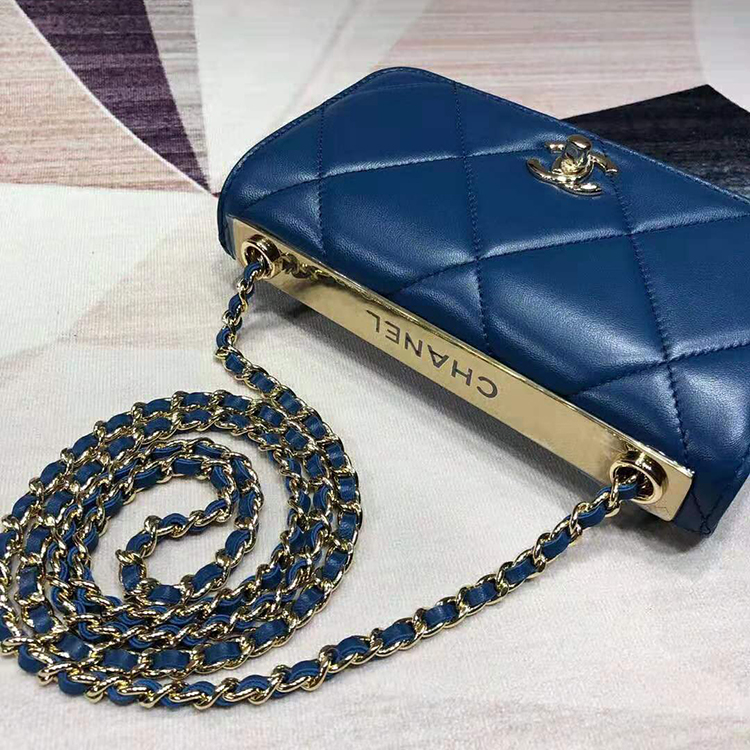 2019 Chanel wallet on chain