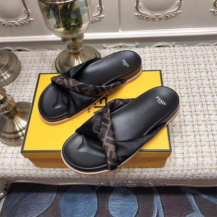 2019 Fendi women Slipper