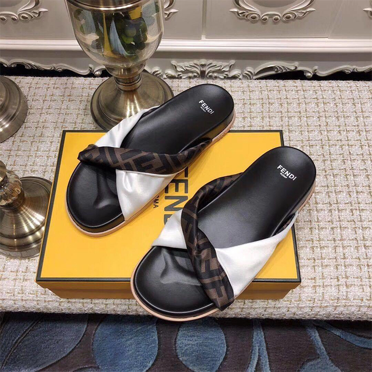 2019 Fendi women Slipper