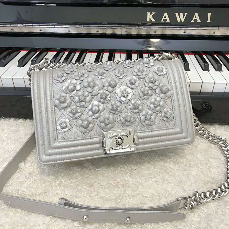 2019 Le Boy Chanel Flap Shoulder Bag