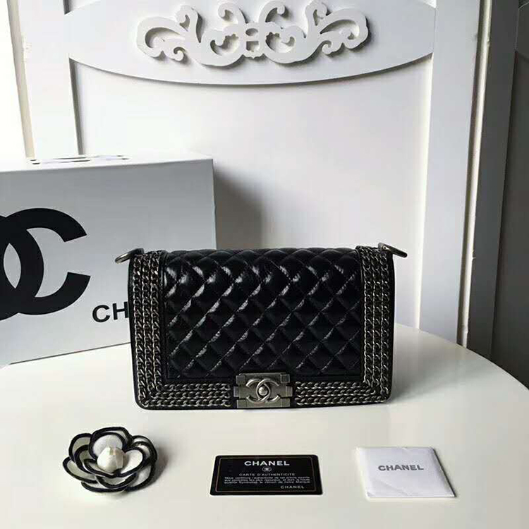 2019 Le Boy Chanel Flap Shoulder Bag