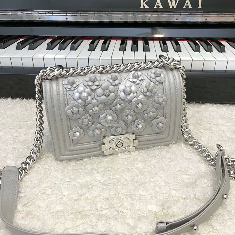 2019 Le Boy Chanel Flap Shoulder Bag