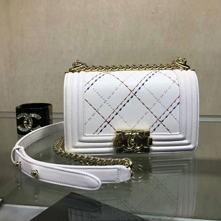 2019 Le Boy Chanel Flap Shoulder Bag