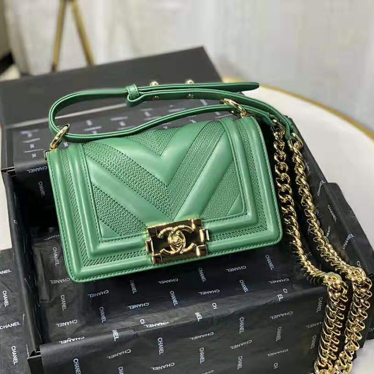 2019 Le Boy Chanel Flap Shoulder Bag