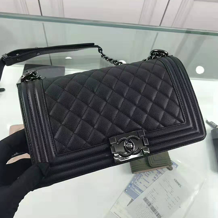 2019 Le Boy Chanel Flap Shoulder Bag