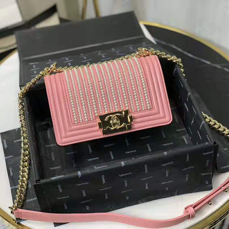 2019 Le Boy Chanel Flap Shoulder Bag