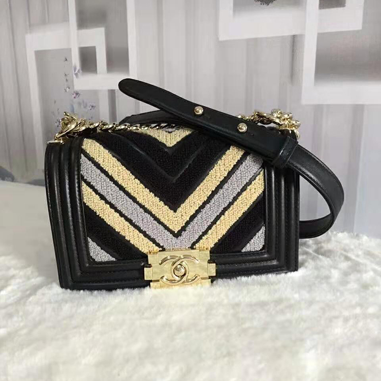 2019 Le Boy Chanel Flap Shoulder Bag