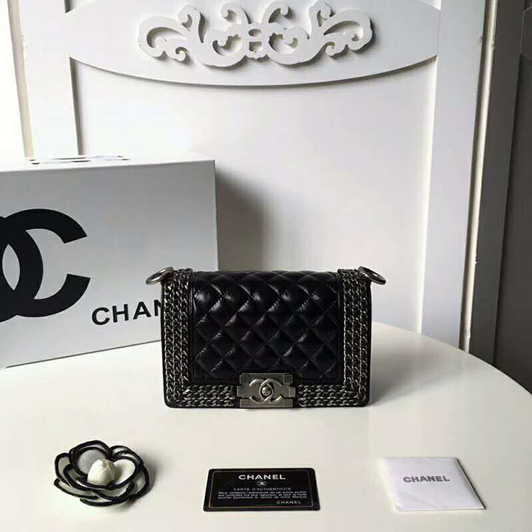 2019 Le Boy Chanel Flap Shoulder Bag